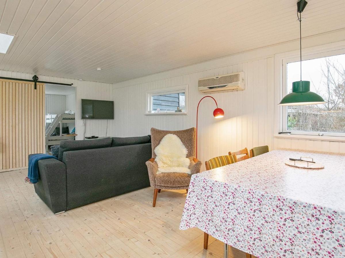 7 Person Holiday Home In เฟรเดริกส์ฮัฟน์ ภายนอก รูปภาพ